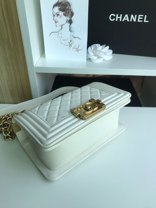 【即発】 シャネル 偽物マトラッセ ボーイシャネル ショルダーバッグ shm55020