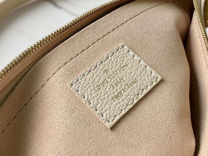 可愛いルイヴィトン ミュルティポシェットアクセソワール 偽物★モノグラム・アンプラント ショルダーバッグ M80447