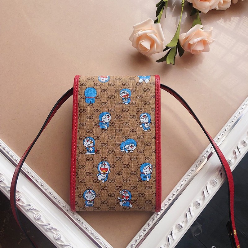 秋冬新作 グッチ★ドラえもんコラボ スマホケース偽物 guc39858