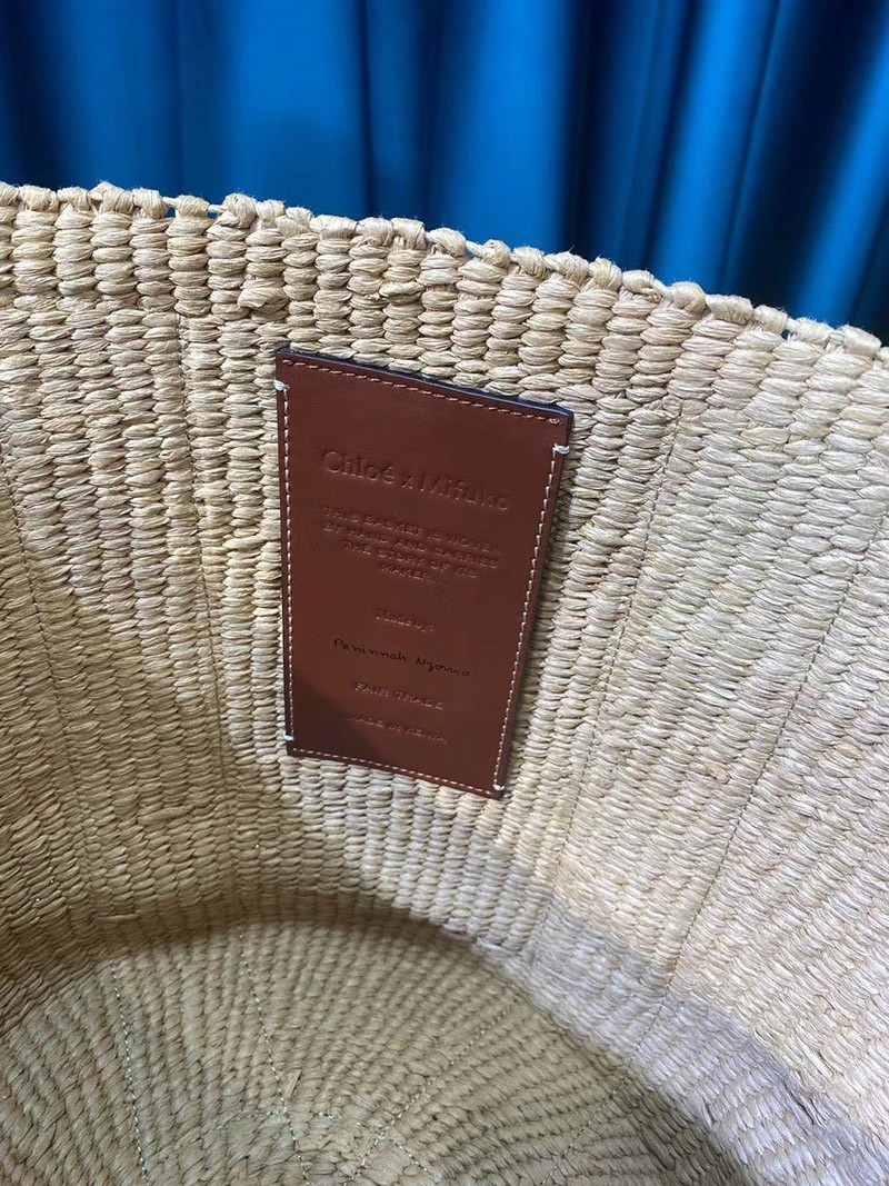 日本未入荷 クロエ woody 偽物 かごバッグ ☆ラフィアトートバッグ☆送料込 CHC21US380E6520F