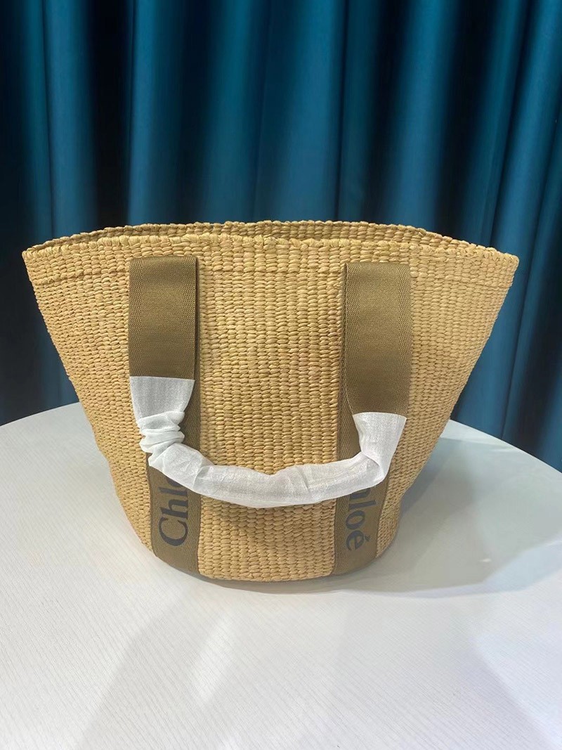 日本未入荷 クロエ woody 偽物 かごバッグ ☆ラフィアトートバッグ☆送料込 CHC21US380E6520F