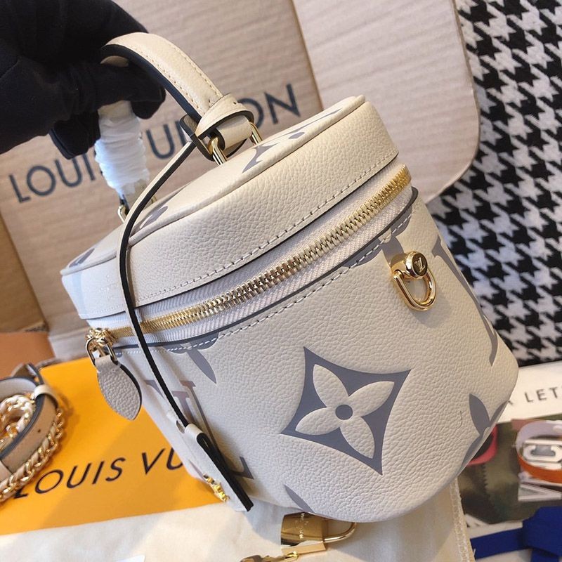 ♡白が上品で可愛い♡ルイヴィトン バッグ バニティコピーPM M45599