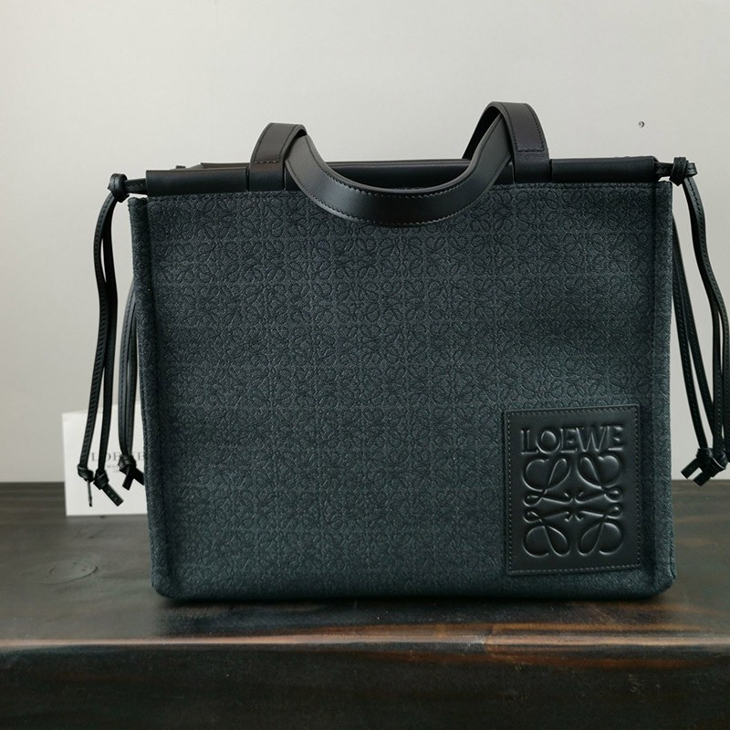 春もの新作ロエベ トートバッグ 偽物 Small Cushion Tote☆クッショントートスモール☆送料込 A612A93X252426