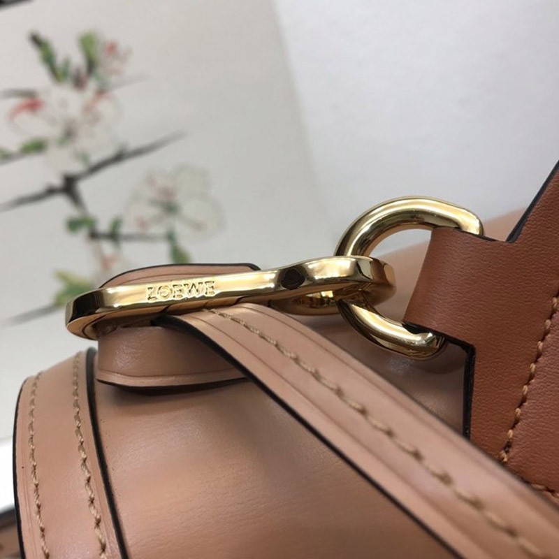 ★日本!!人気！ロエベ ショルダーバッグ 偽物 Barcelona シルクカーフレザー 0010594182