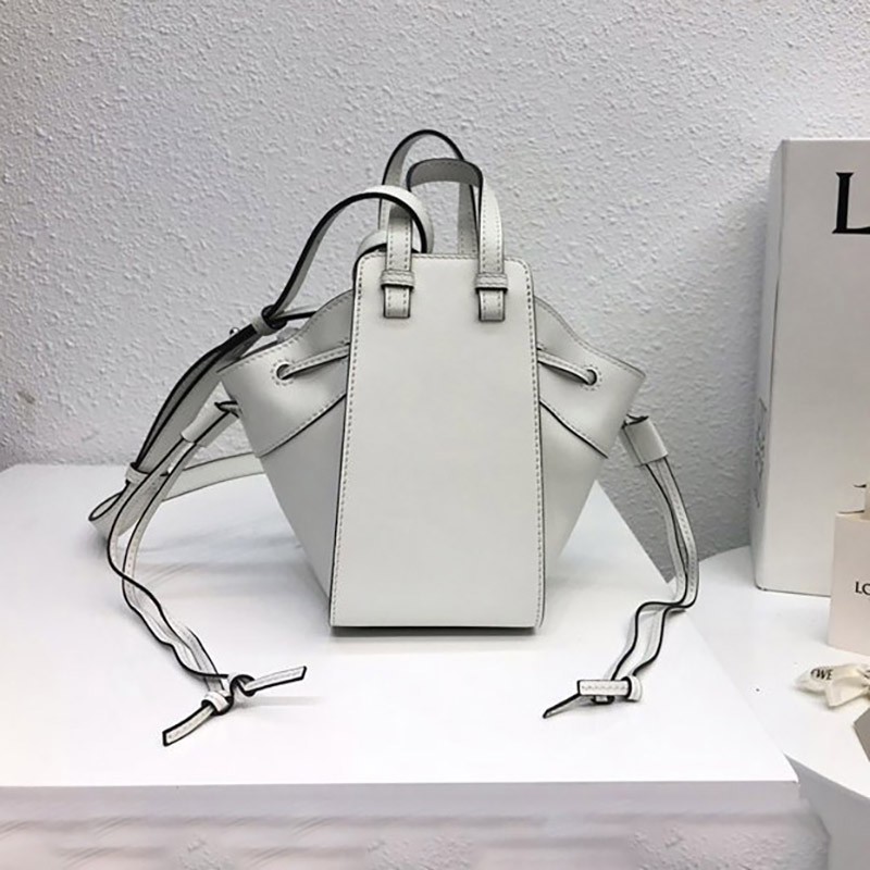 ☆限定☆ ロエベ ハンモック 偽物 ドローストリング ショルダーバッグ 0010365427