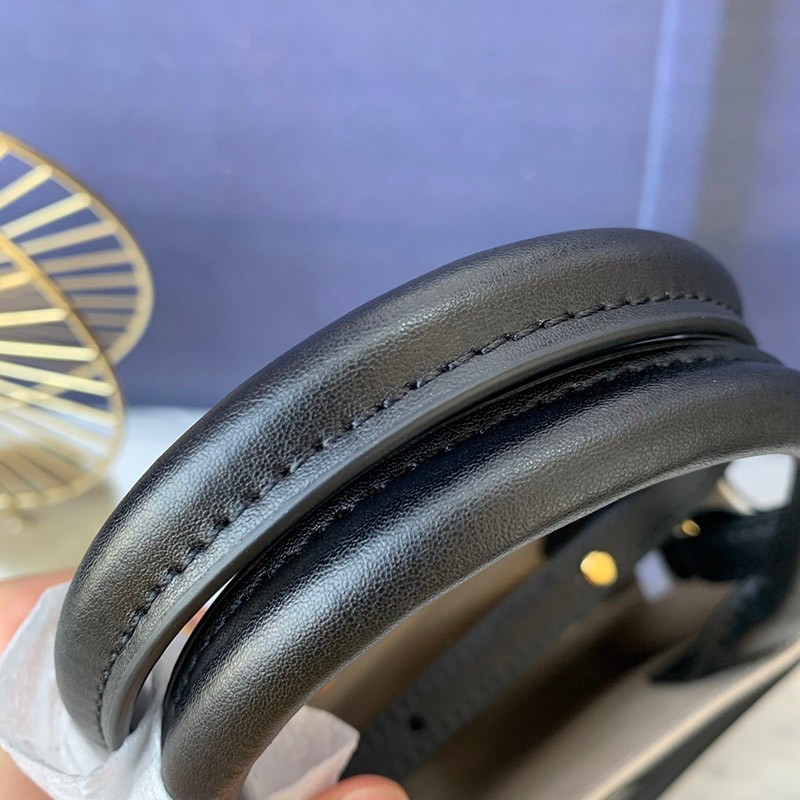 関税負担なしセリーヌ トートバッグ 偽物 ミニ バーティカル カバ キャンバス Cek60839