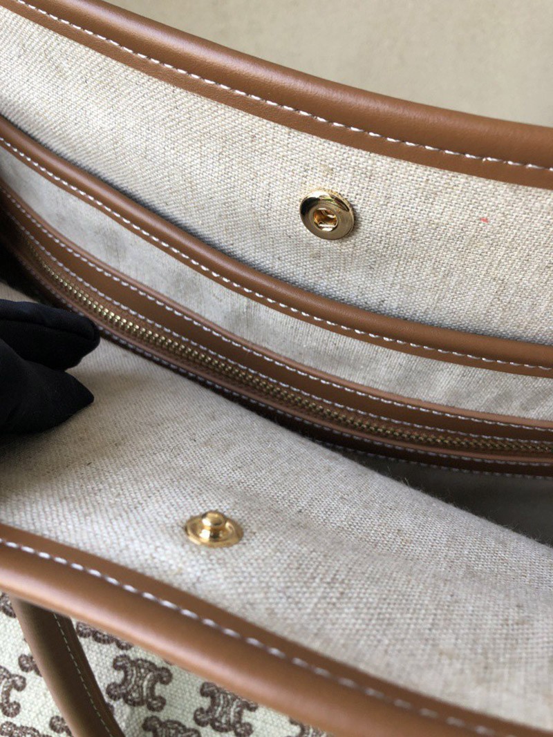 【即発】【セリーヌ トートバッグ 偽物】トリオンフの刺繍テキスタイル ハンドバッグ 194342CS838NO
