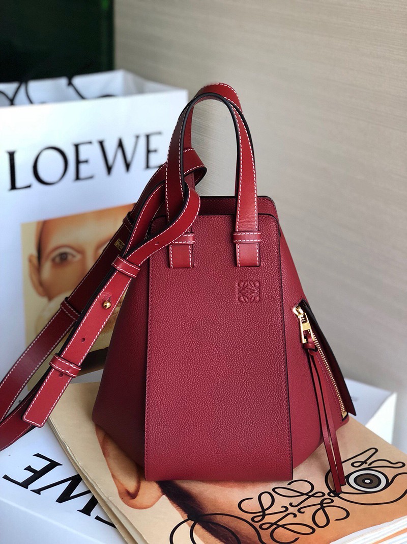 21新作 ロエベ ハンモック コピー クラシックレザースモール ハンドバッグ lom98876