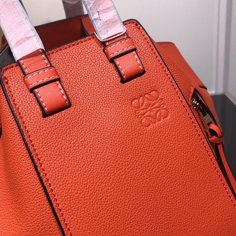 21新作 ロエベ ハンモック コピー クラシックレザースモール ハンドバッグ loa80048