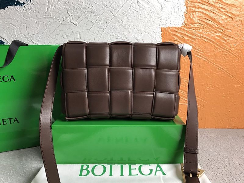 欲しい♡超限定♪ボッテガヴェネタ パデットカセット 偽物 ショルダーバッグ グレープ 591970VCQR15010