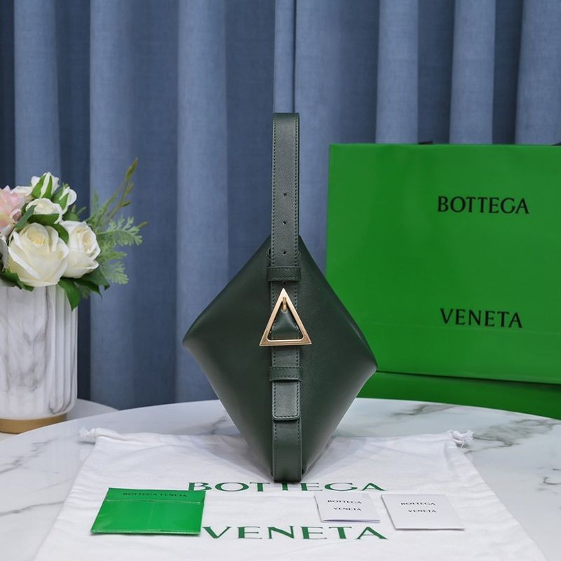 春もの新作ボッテガヴェネタ クレードル スーパーコピー スモールショルダーバッグ ダークモス boe32019