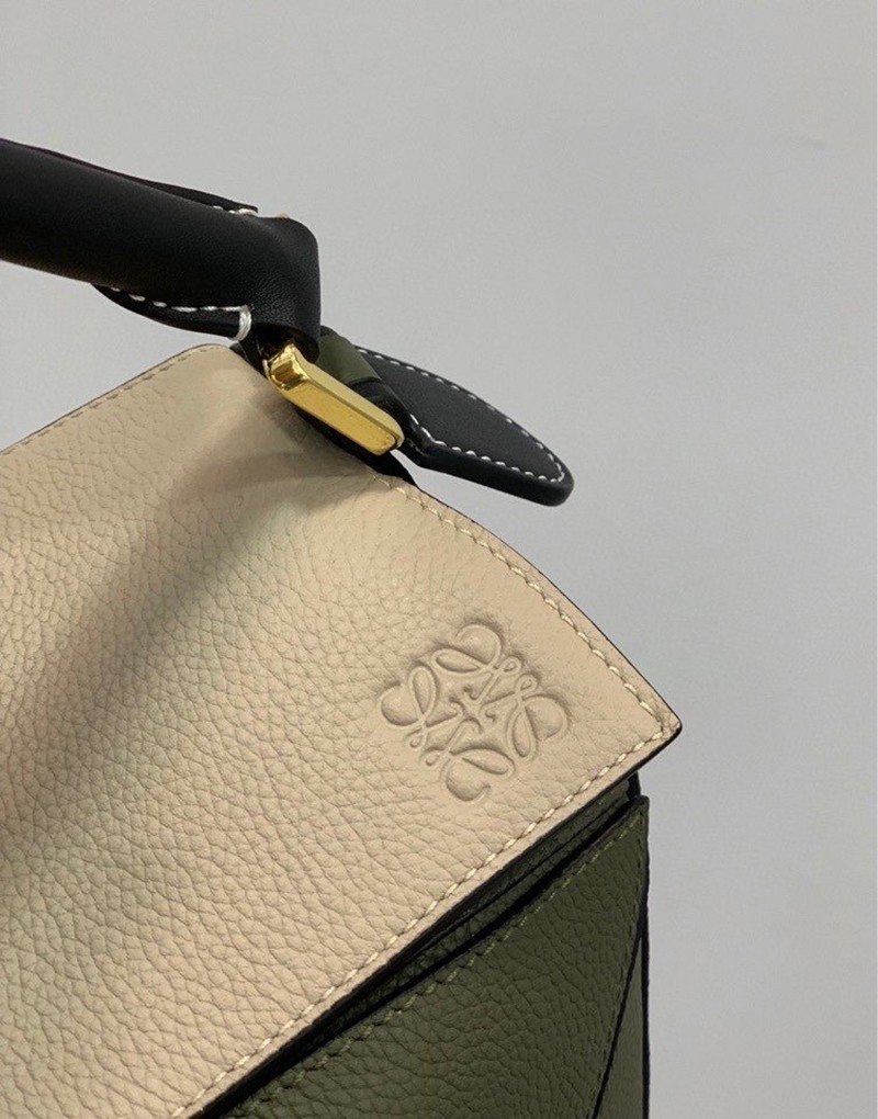 【限定カラー】ロエベ パズルバッグ スーパーコピー トリカラー ショルダーバッグ loh35598