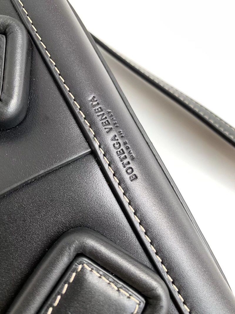 完売必至ボッテガヴェネタ ザアルコ 偽物 トップハンドルミニバッグ bor56233