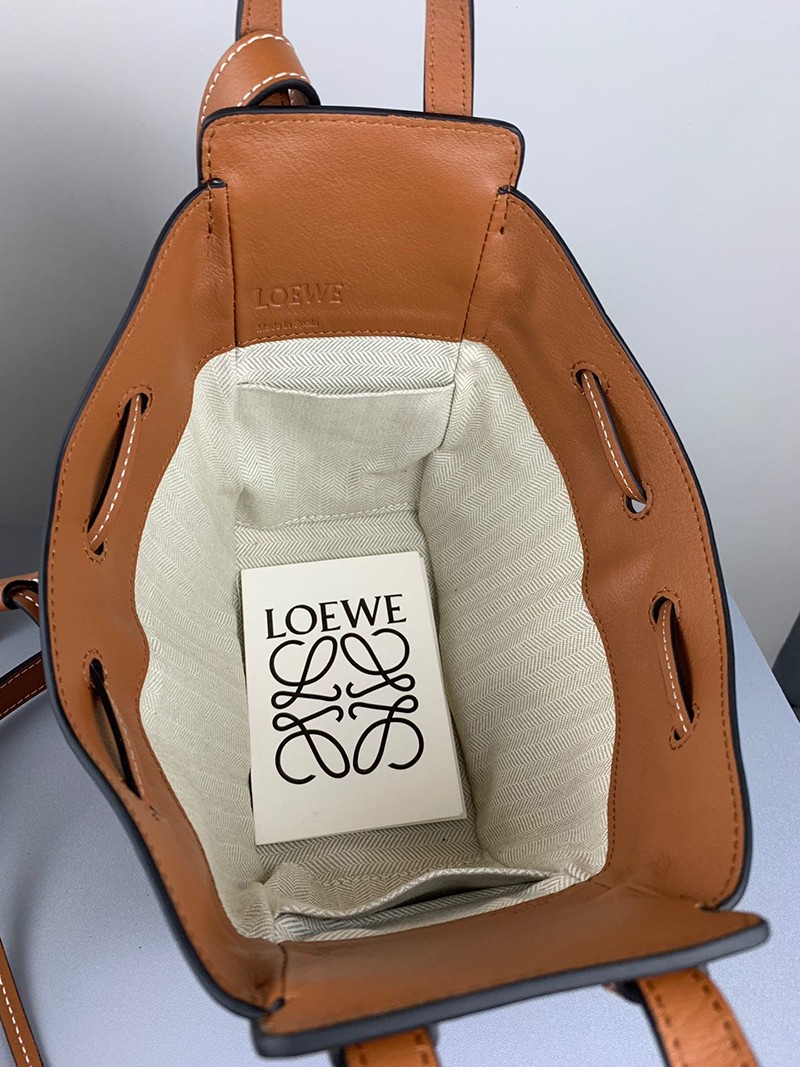 人気No1ロエベ ハンモック コピー ドローストリング ショルダーバッグ loi71697