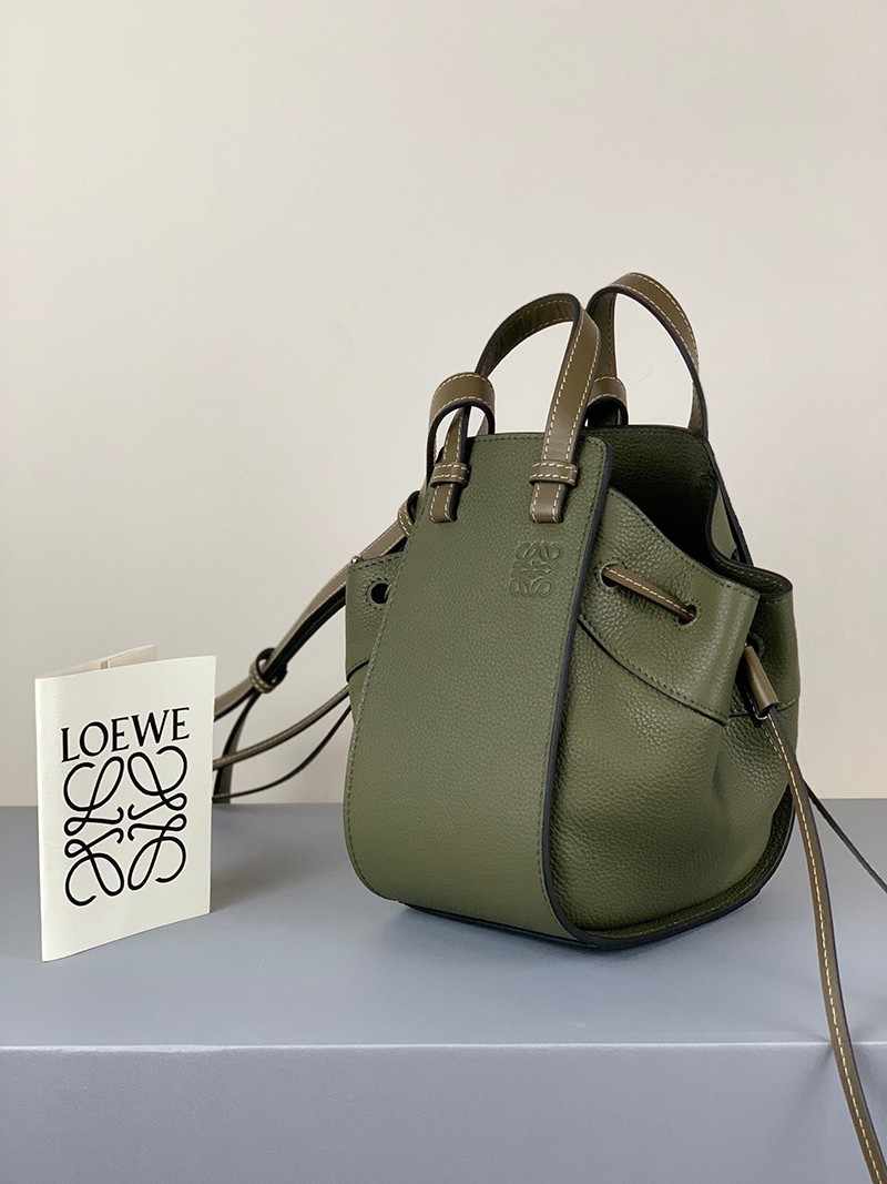 ☆超人気☆ロエベ ハンモック コピー ドローストリング ショルダーバッグ lob92376