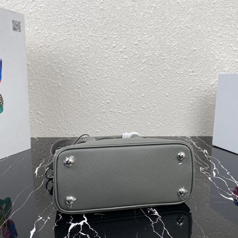 新色お洒落に♪ プラダ ショルダーバッグ 3way puf52492