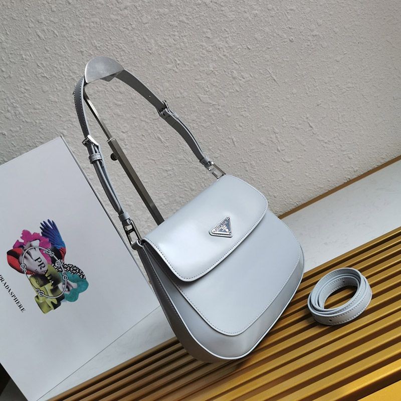 可愛い プラダ★フラップ付きクレオショルダーバッグ 偽物 pum64421