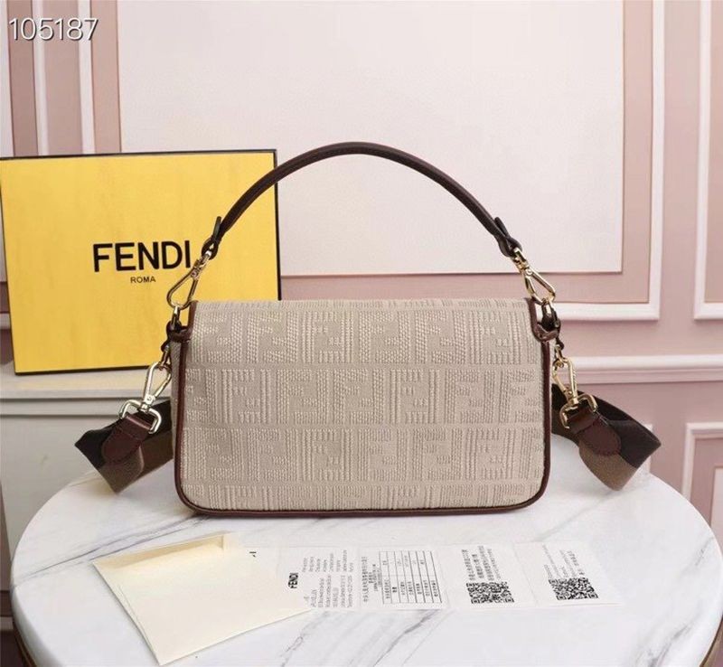 希少色フェンディ ミディ コピー バゲット FFファブリック バッグ fey40952