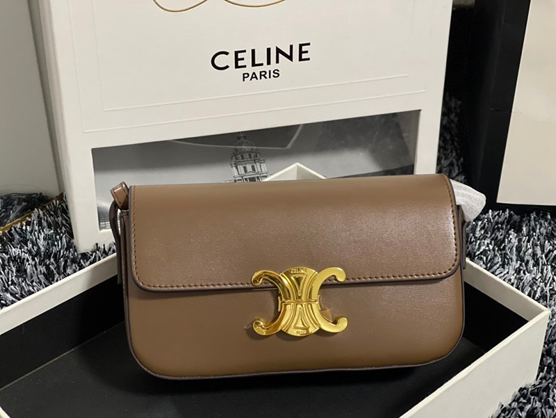 日本未入荷【セリーヌ ショルダーバッグ 偽物】トリオンフ ショルダーバッグ 茶色 Ces06930