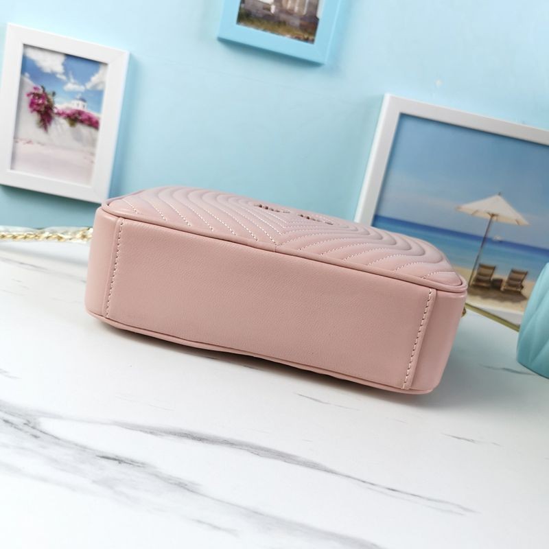 大人気！ミュウミュウ マトラッセラムスキン 偽物 ハートエンボス mys71350