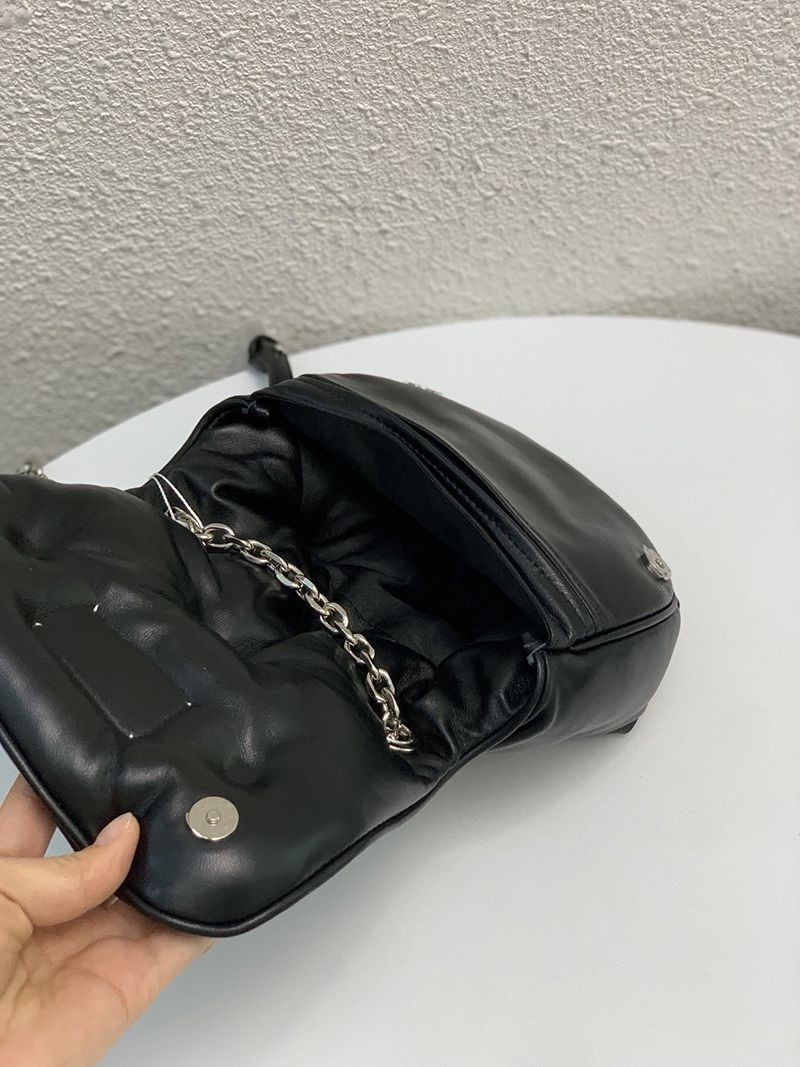 超希少！メゾンマルジェラ グラムスラム スーパーコピー フラップ チェーンバッグ Mab56926