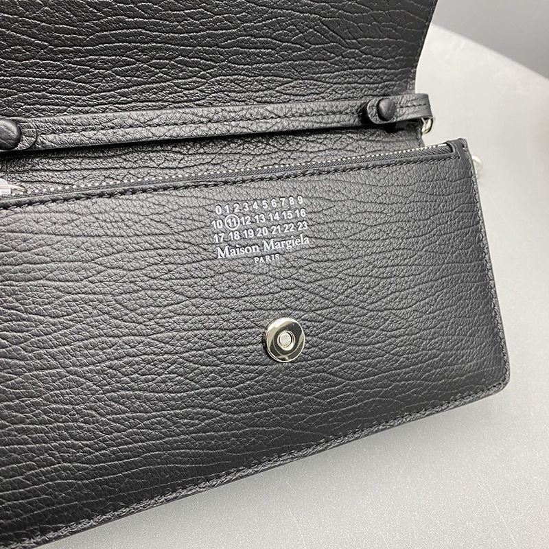 ★日本!!人気！メゾンマルジェラ レザー チェーン ウォレット 偽物 ショルダーバッグ Max63337