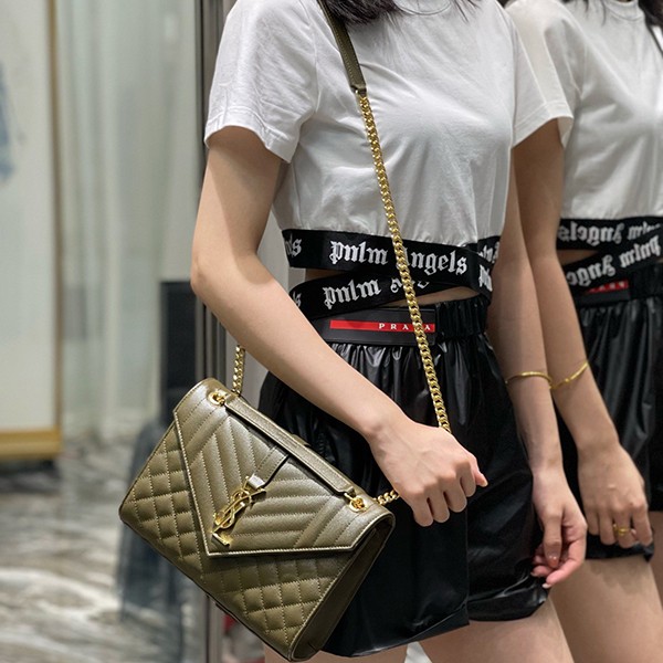 人気急上昇サンローラン ショルダーバッグ 偽物★YSLエンベロープ チェーンバッグ ミディアム 487206BOW911000