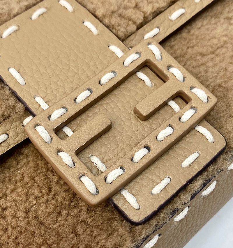 大人気！フェンディ バゲット 偽物 シープスキンバッグ fee80232