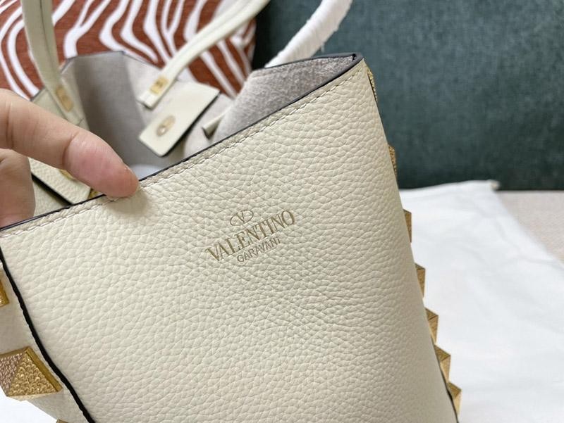 入手困難品！ヴァレンティノ トートバッグ コピーN級品 レザー Vul95299
