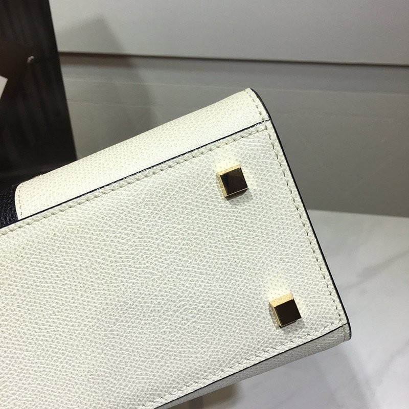 入手困難 ヴァレクストラ Iside イジィデ ミディアム ハンドバッグ Vua18256