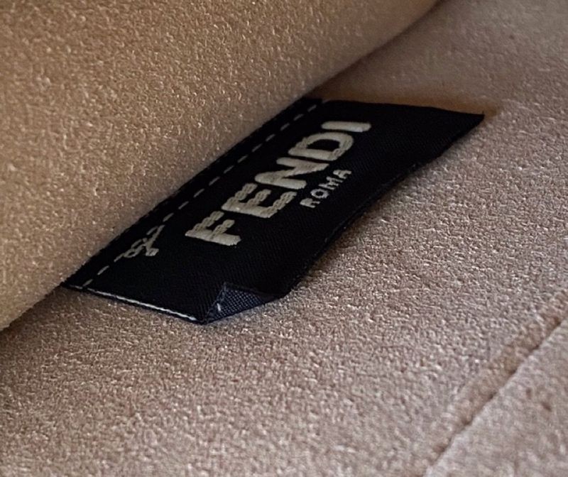 超話題!フェンディ KANI 偽物 ショルダーバッグ ミニバッグ fec14087