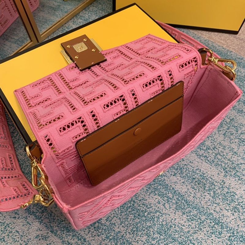 日本未入荷フェンディ バゲット キャンバス バッグ コピー/刺繍 feu38678