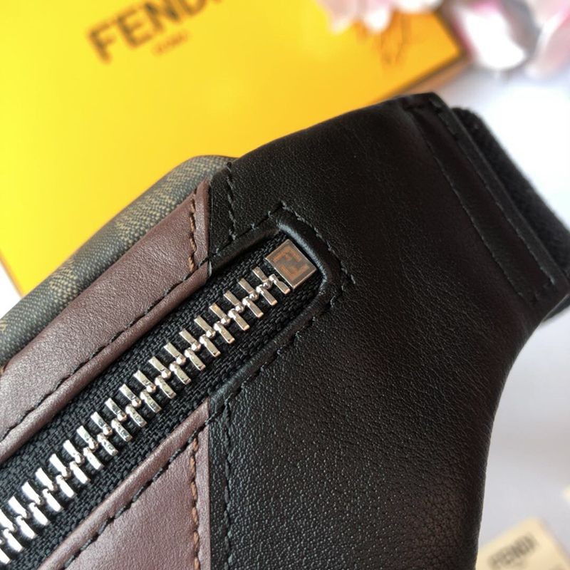 希少色フェンディ モノグラムベルトバッグ コピー fem72811