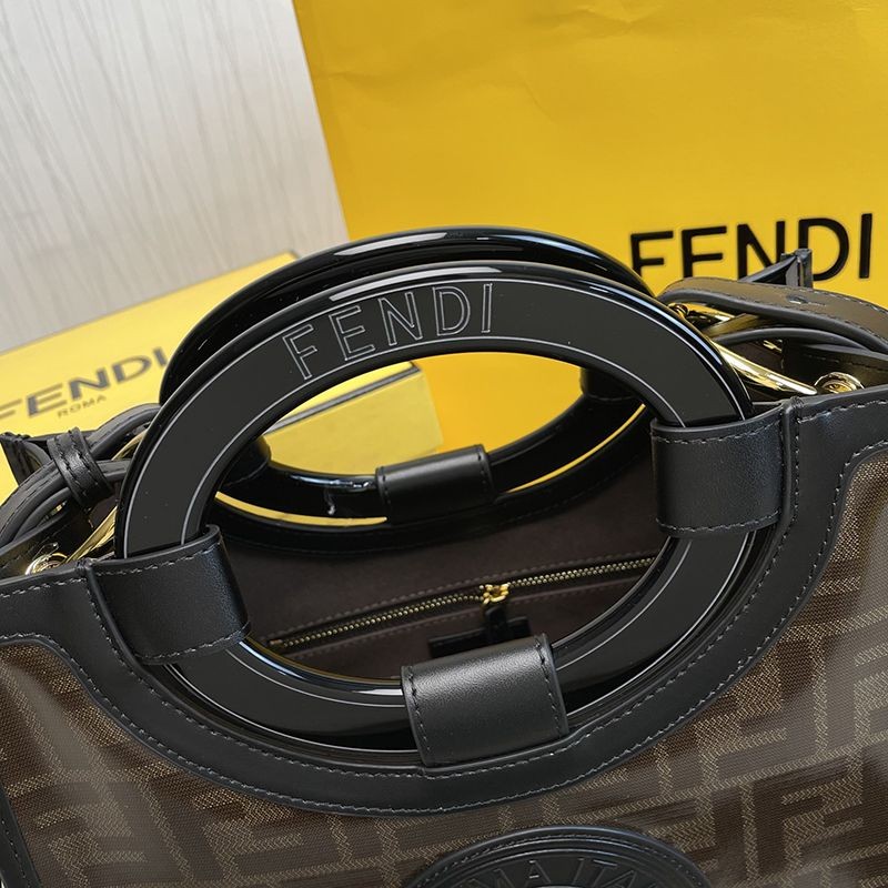 大人気！フェンディ 偽物 FFレザーショルダーバッグ feb32692