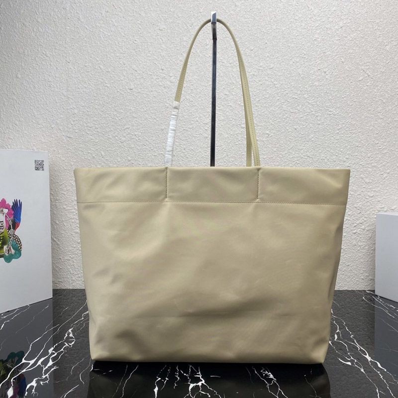 一目惚れ♪限定希少【プラダ】Re Nylon サフィアーノレザー トートバッグ pud94246