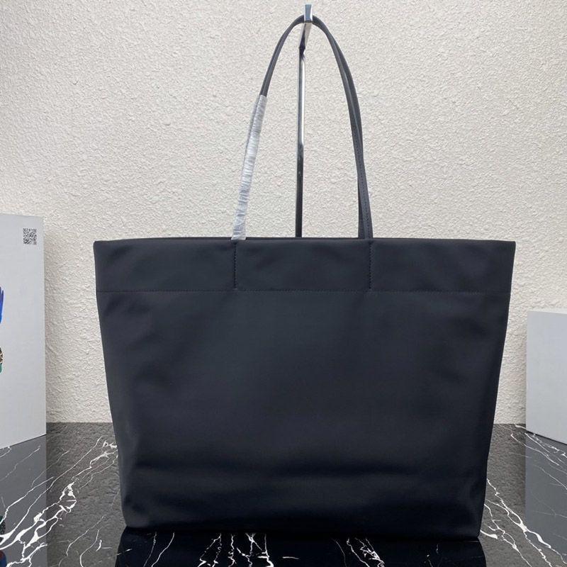 超希少！【プラダ】プラダ*Re Nylon コピーサフィアーノレザー トートバッグ pus78470