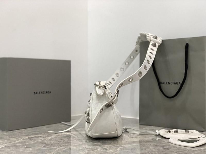 限定希少【アウトレット】バレンシアガ☆クラシックNanoシティバッグ bag22651
