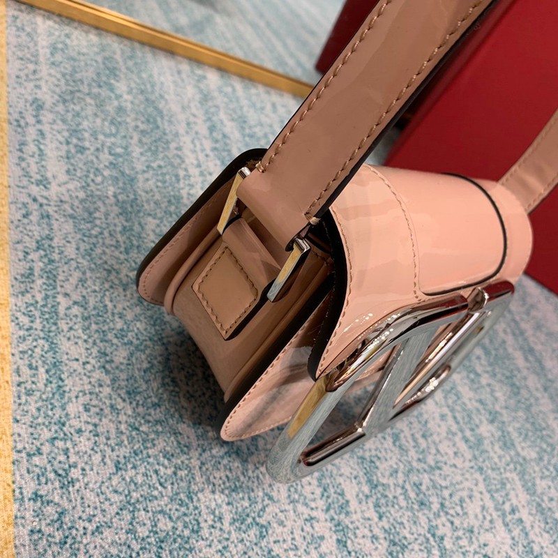 超希少！ヴァレンティノ ショルダーバッグ コピー Vロゴ SUPERVEE レザー クロスボディバッグ Vua73357