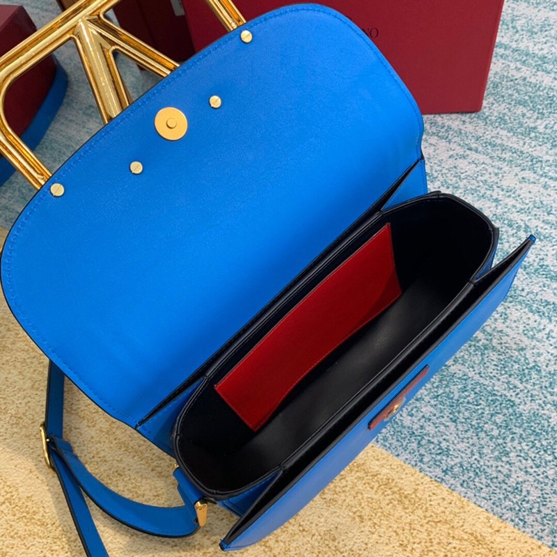 21-22AWヴァレンティノ ショルダーバッグ コピー Vロゴ SUPERVEE レザー クロスボディバッグ Vuw01126