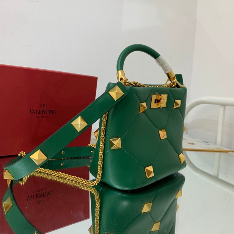 ＊関税込み ヴァレンティノ ハンドバッグ コピー ROMAN STUD QUILTED Vuu09871