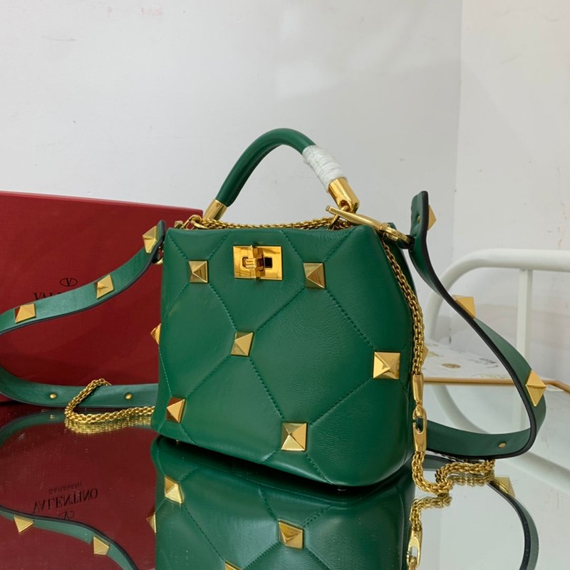 ＊関税込み ヴァレンティノ ハンドバッグ コピー ROMAN STUD QUILTED Vuu09871