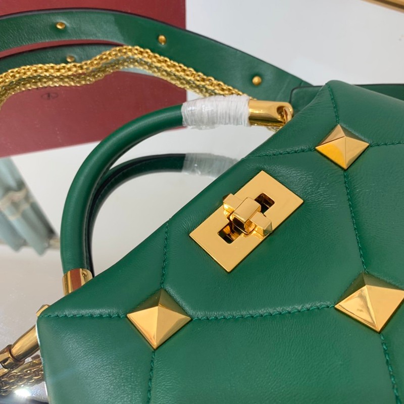 ＊関税込み ヴァレンティノ ハンドバッグ コピー ROMAN STUD QUILTED Vuu09871