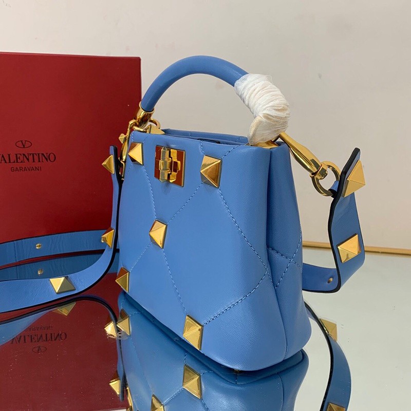 入手困難ヴァレンティノ ハンドバッグ コピー ROMAN STUD QUILTED Vuv61060