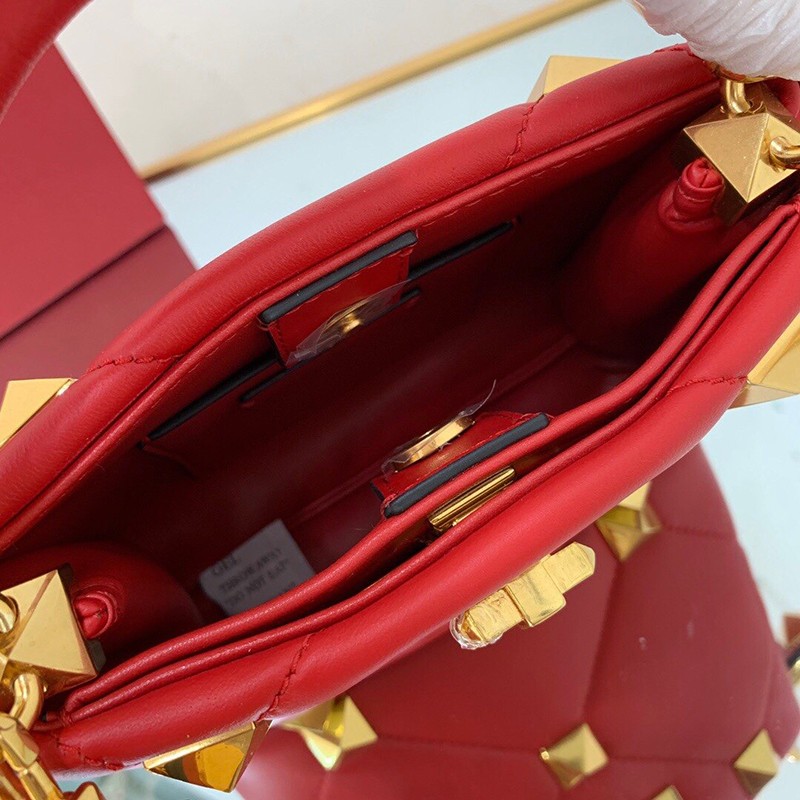 《大人気》ヴァレンティノ ハンドバッグ 偽物 ROMAN STUD QUILTED Vuj81781