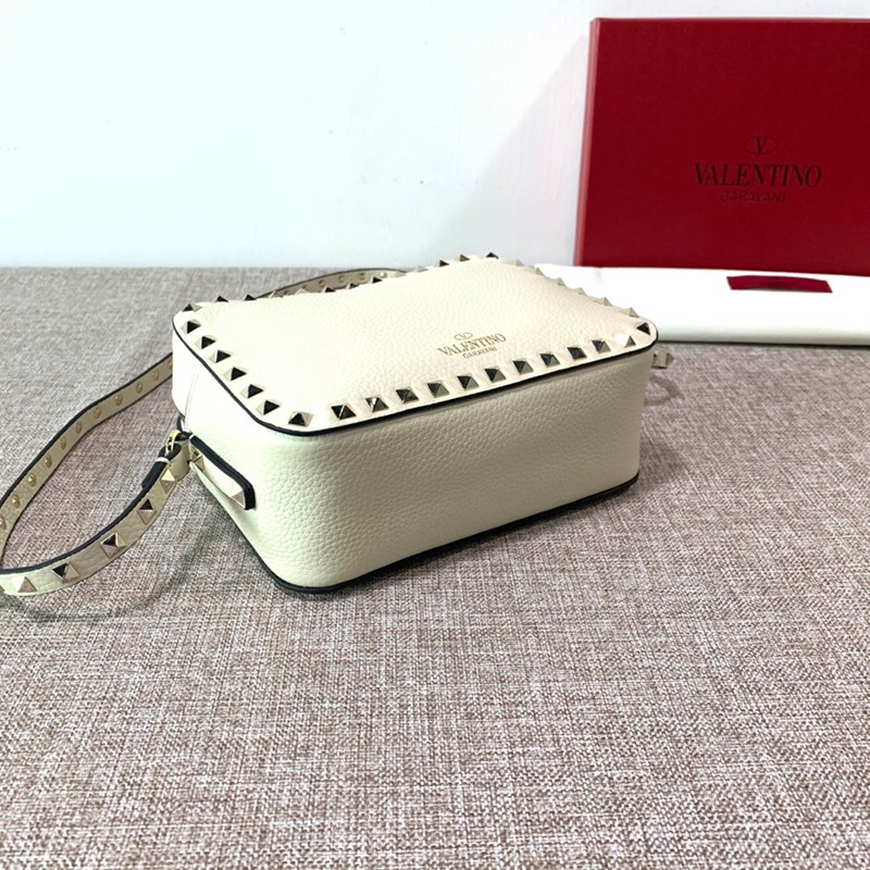 入手困難ヴァレンティノ ショルダーバッグ コピー ハンドバッグ★ロックスタッズ Vup84449