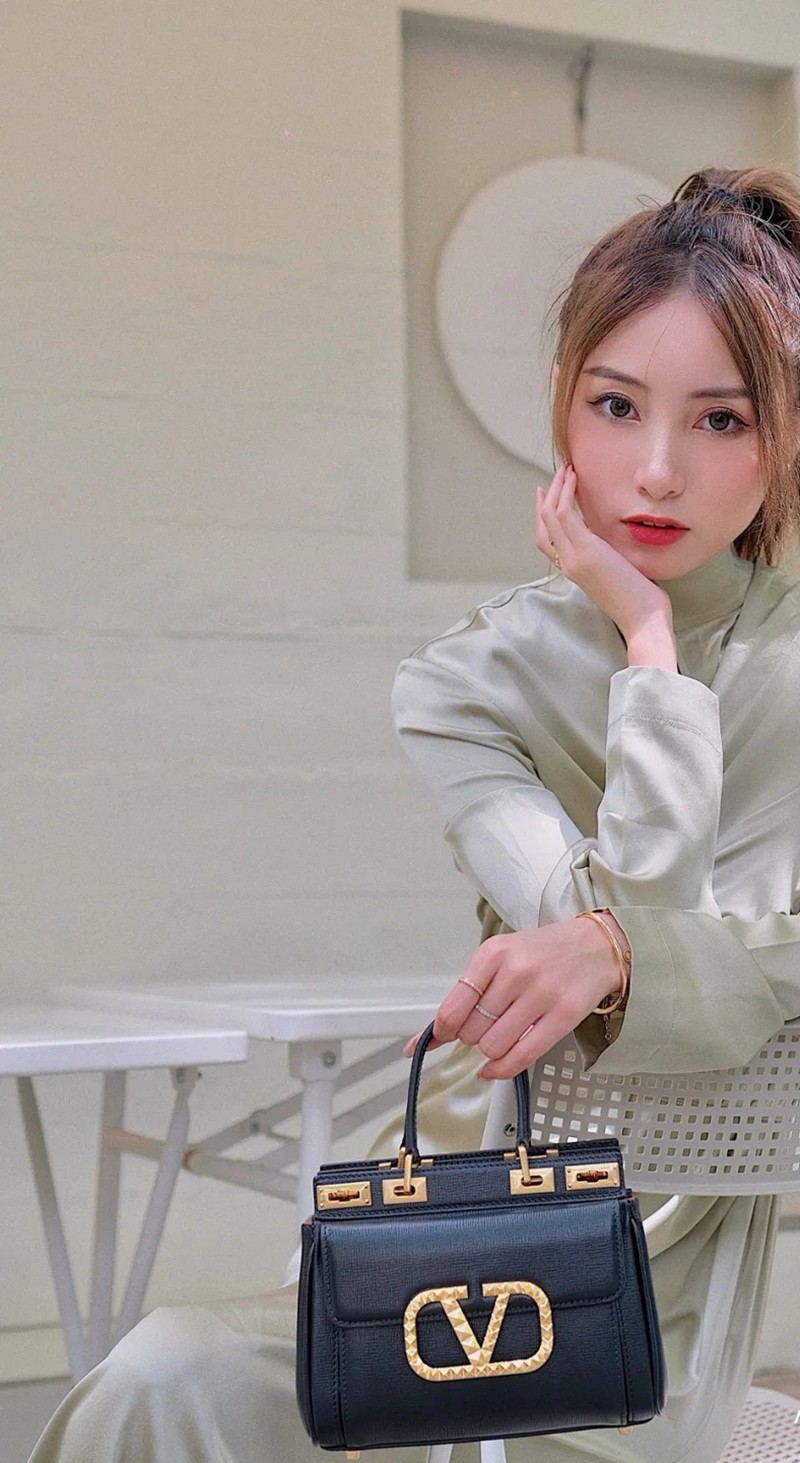 大人気！【ヴァレンティノ ハンドバッグ コピー】ROCKSTUD ALCOVE Vup11436