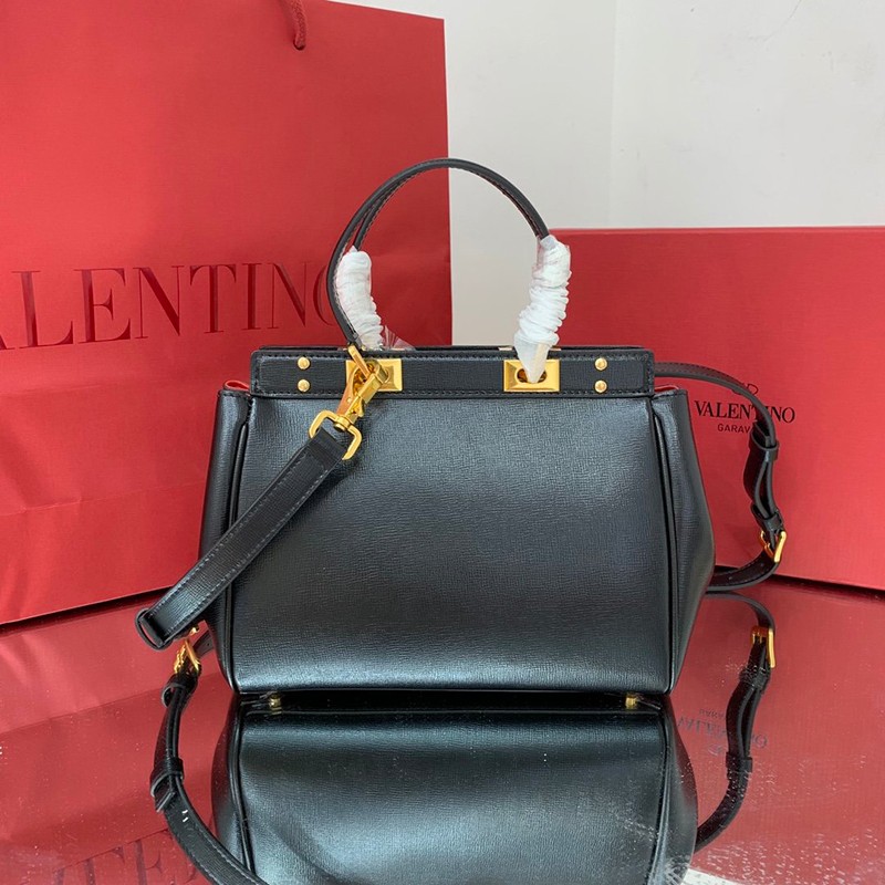 大人気！【ヴァレンティノ ハンドバッグ コピー】ROCKSTUD ALCOVE Vup11436