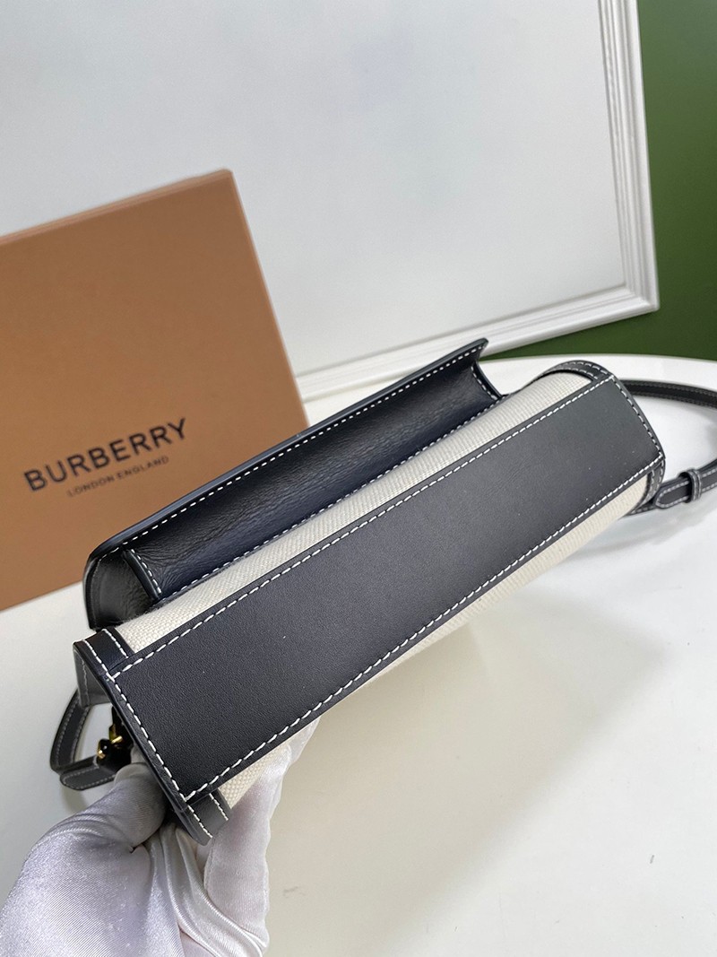 日本未入荷【バーバリー ポケットバッグ 偽物】ミニ ツートン キャンバス＆レザー Baj66149
