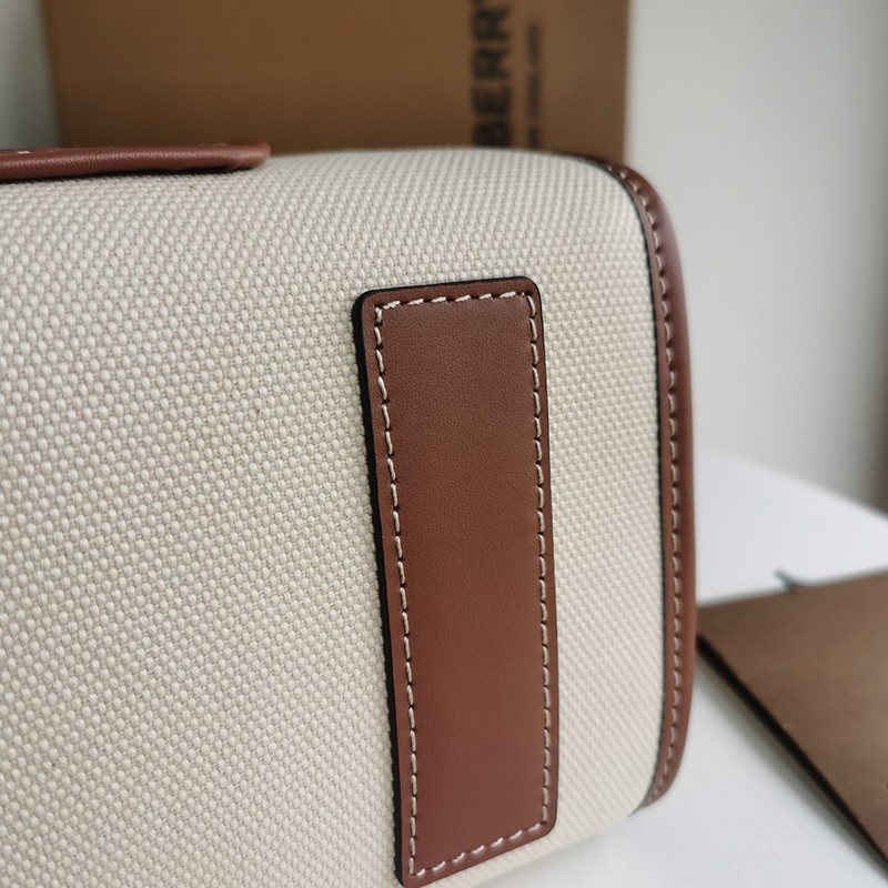 定番バーバリー トートバッグ コピー スモール SM NEW TOTE 8044138