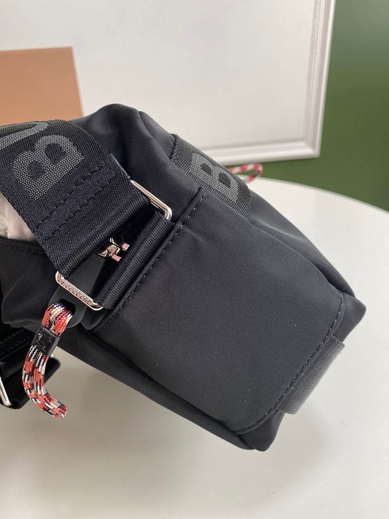 日本未入荷バーバリー ショルダーバッグ コピーロゴ ディテール クロスボディ バッグ 80256691